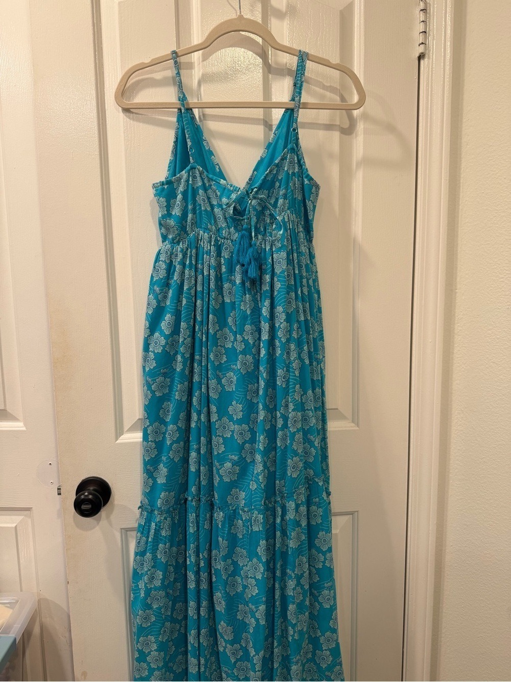 Ro’s Garden Blue Hawaii Floral V-Neck Spaghetti Strap Maxi Dress - Picture 7 of 9